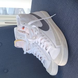Nike Blazer Mid '77
